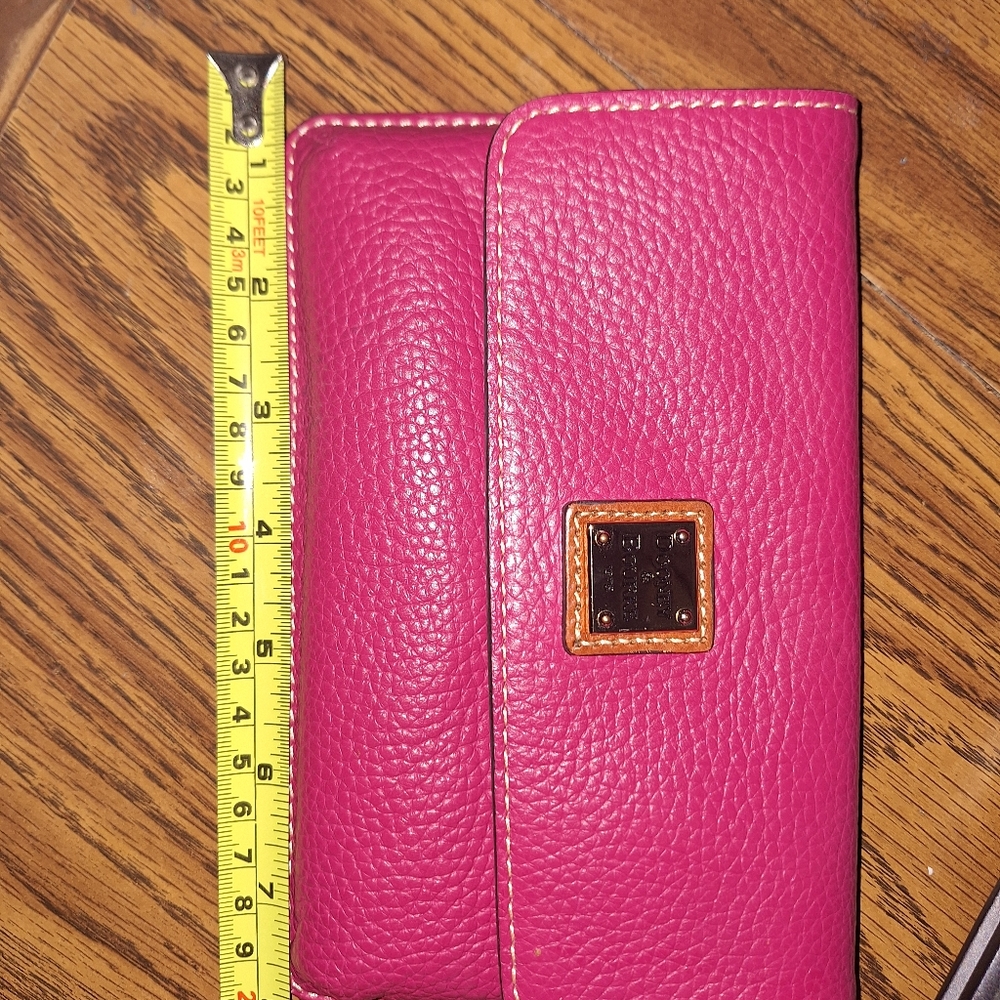 Dooney and Bourke clutch - Picture 4 of 5